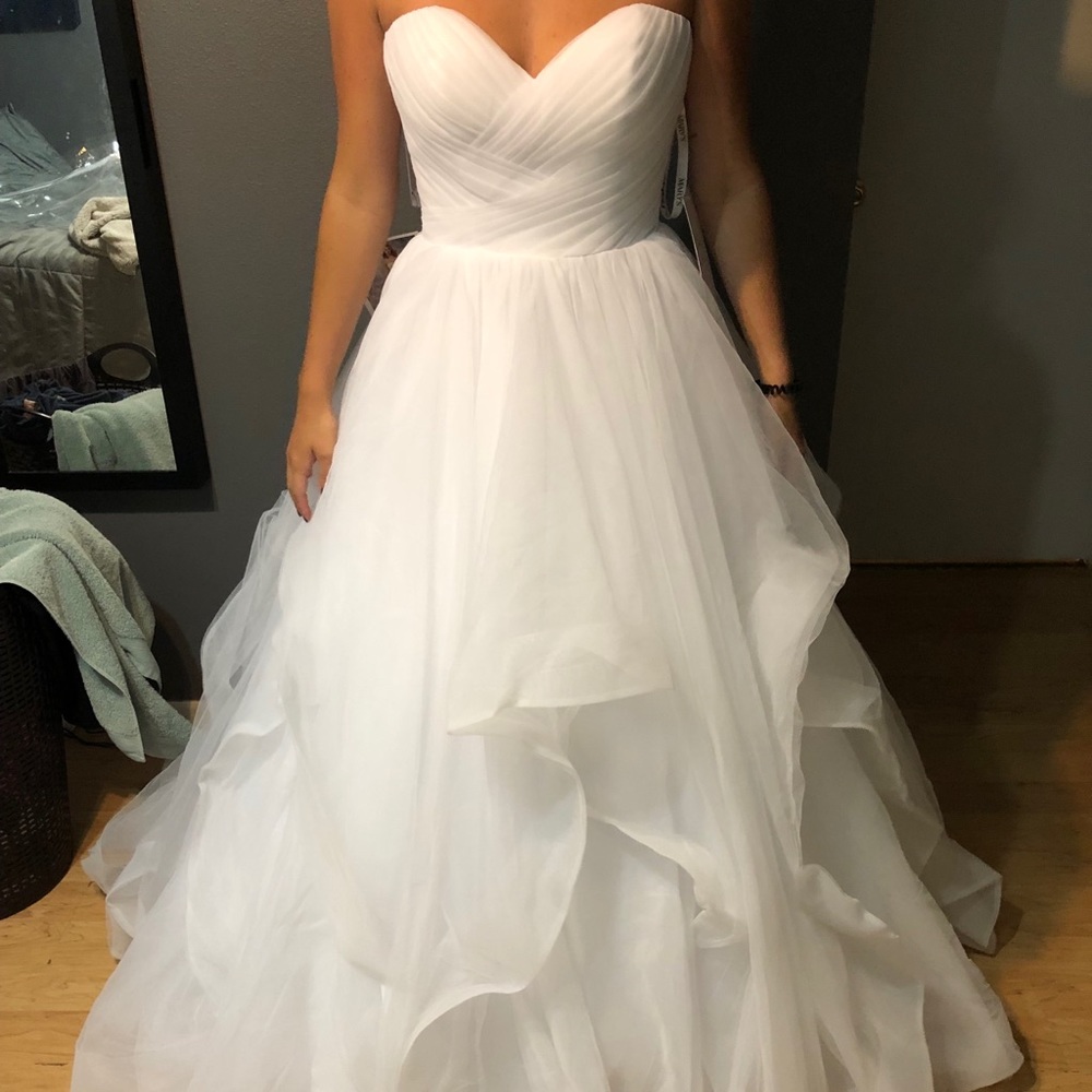 Size 8 NWT wedding dress with belt and hoop